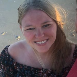 Meet your Posher, Caitlin